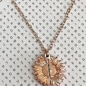 Sunflower Pendant Necklace in Gold